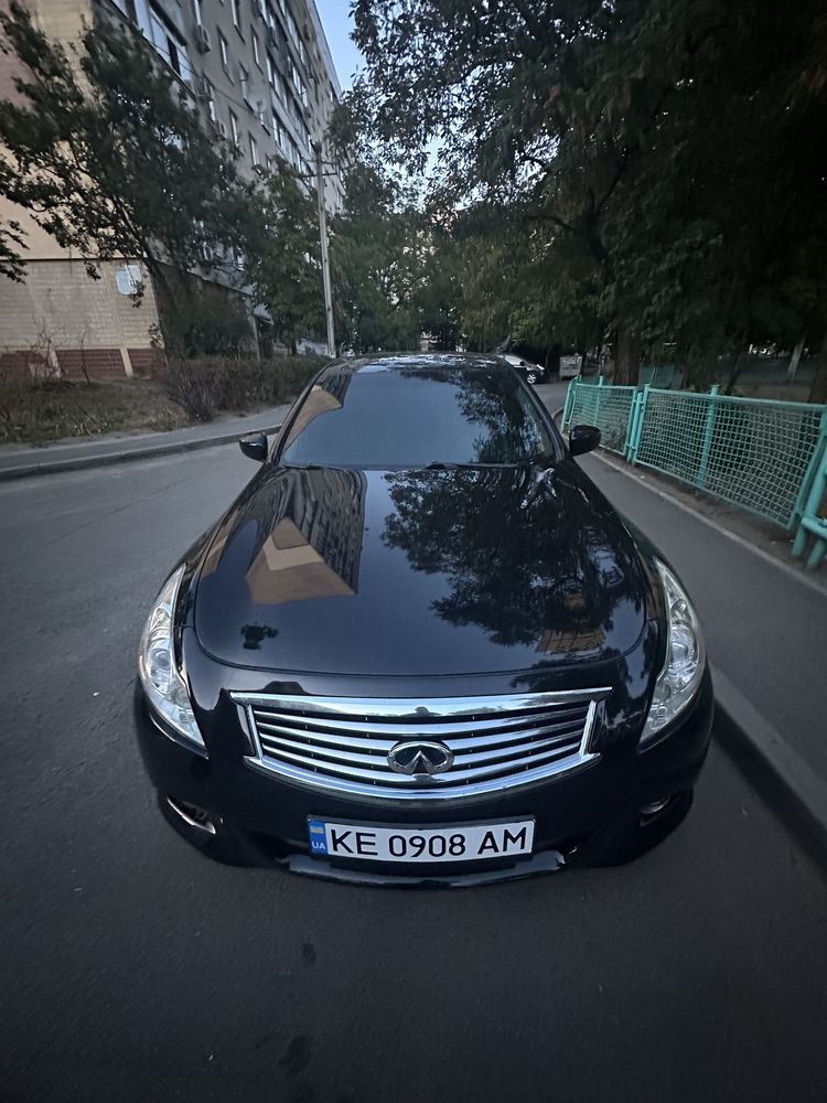 Infiniti G25 2010 торг