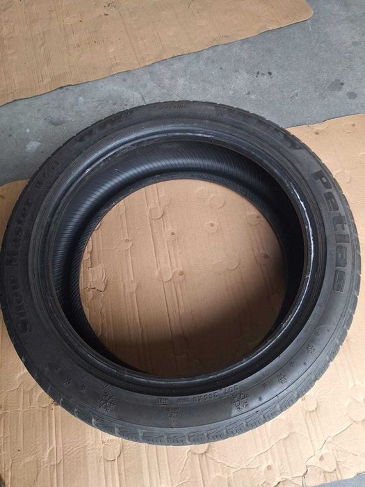 opona zimowa używana 215/45/18 głębokość bieżnika 6mm