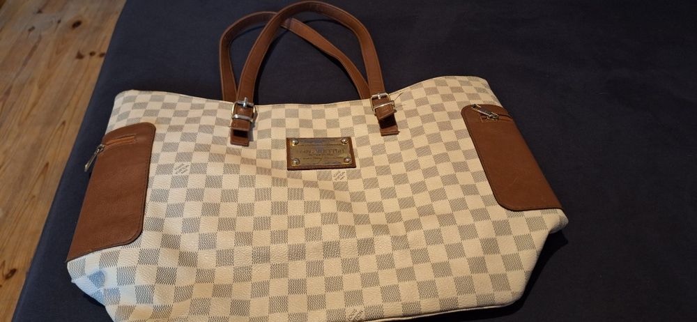 Torebka z logiem Louis Vuitton