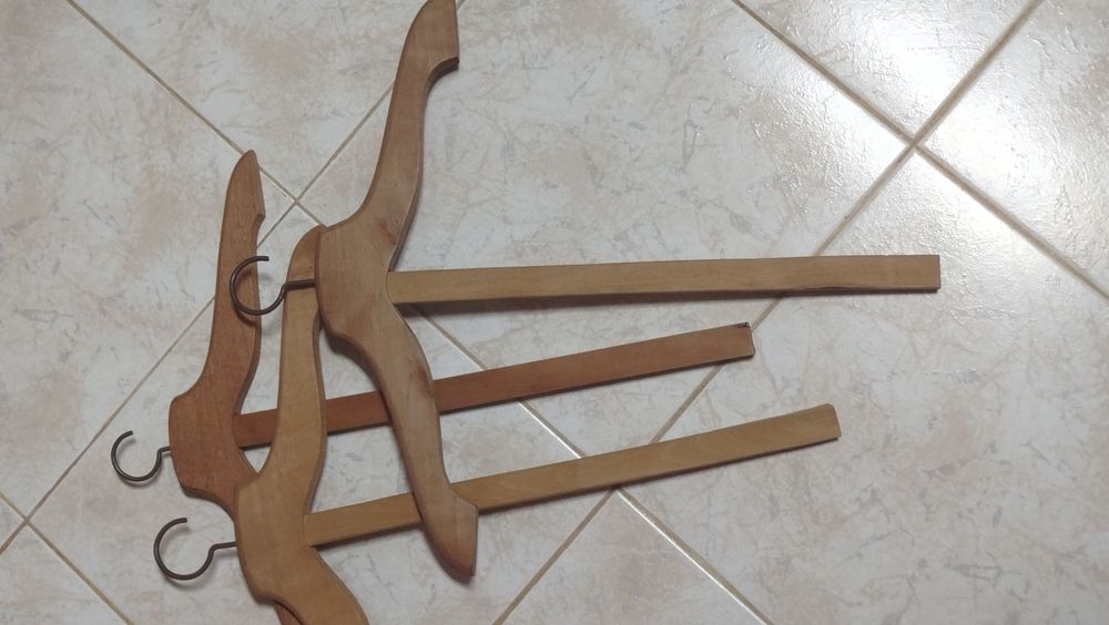 5 cabides de madeira anos 30