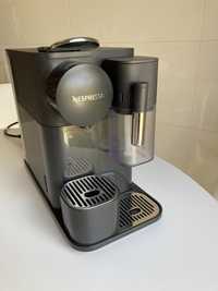 Maquina cafe Nespresso Lattissima One