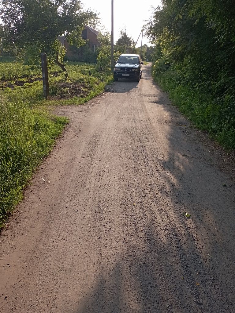 Продаам земельну ділянку ив с.Сальник