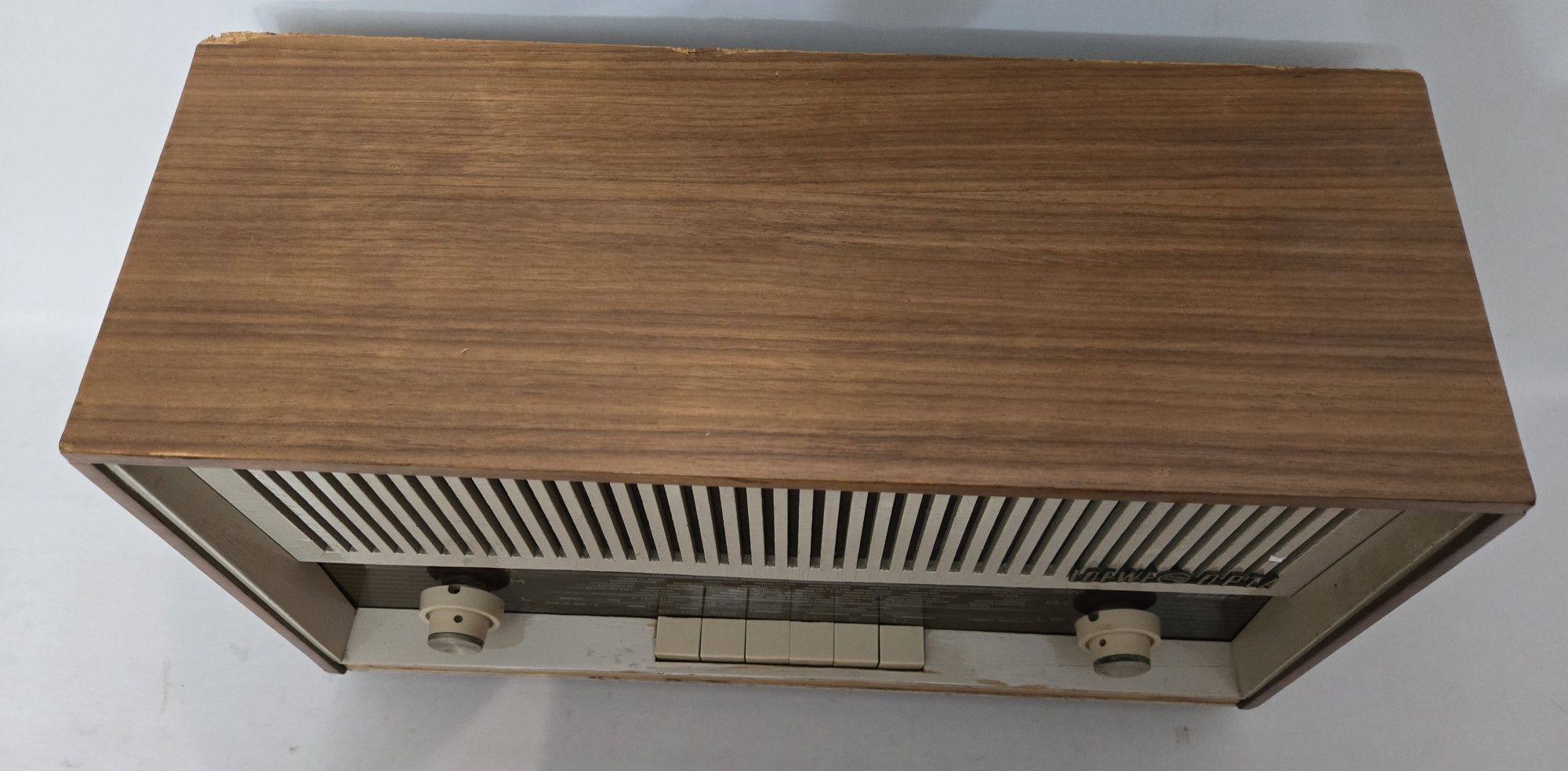 Rádio antigo reparado Loewe-Opta