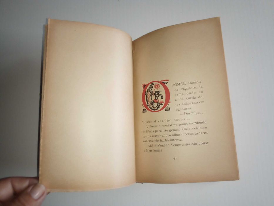 Livro "Na pista do marfim e da morte", de Ferreira da Costa