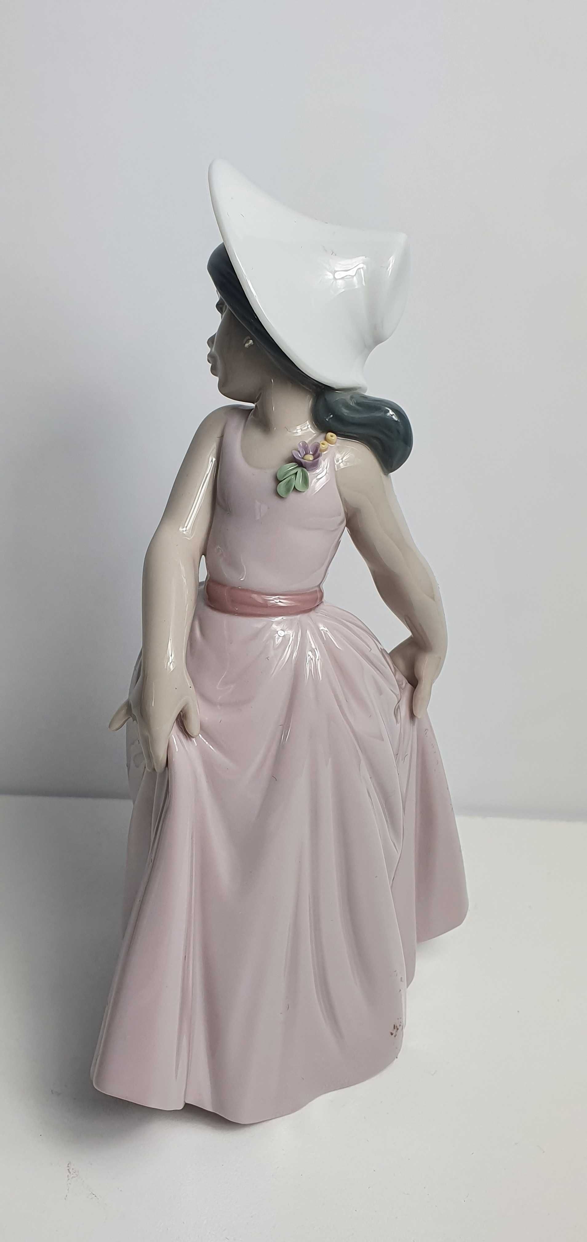 Figurka LLADRO " Iris Or Chiquita Pose" 6276 Porcelana Hiszpania