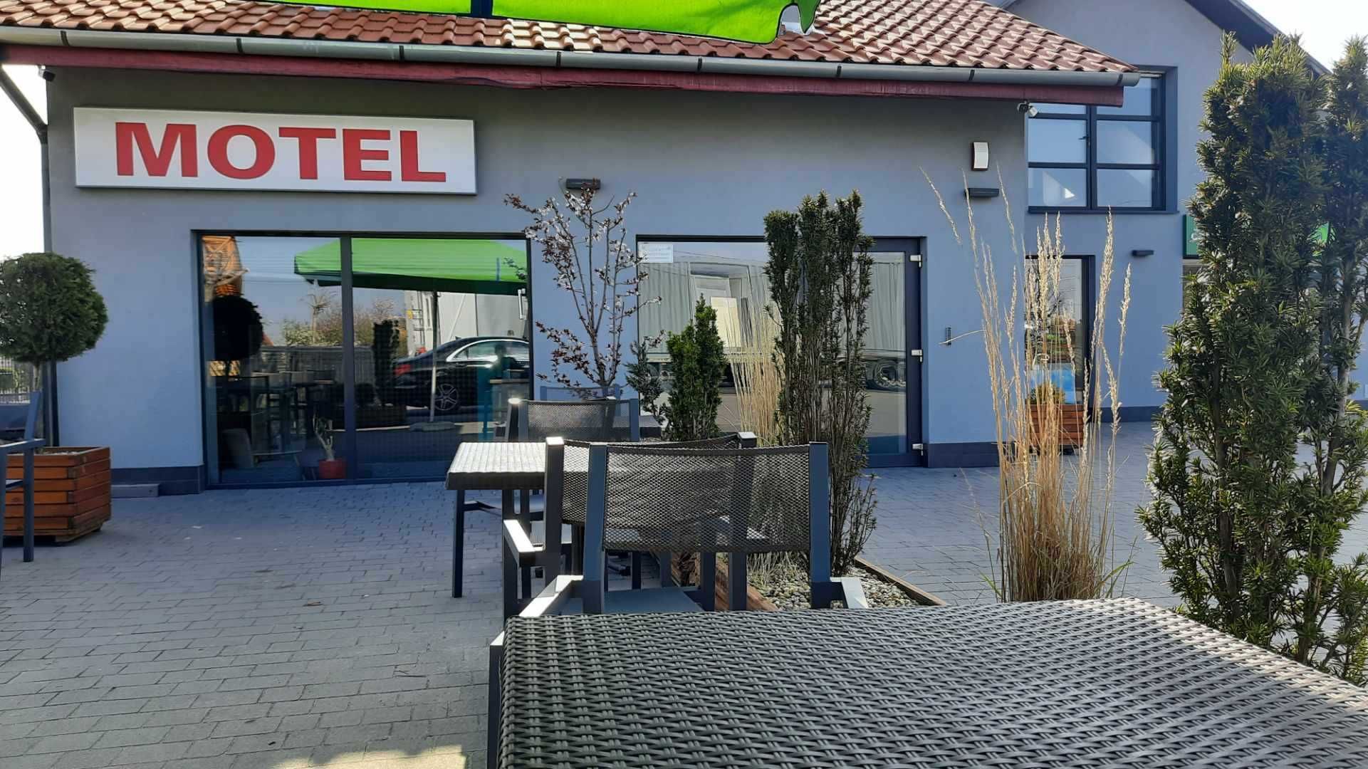 noclegi Hotel Ociąż Biskupice Ołoboczne Skalmierzyce Kalisz Ostrów Wlk