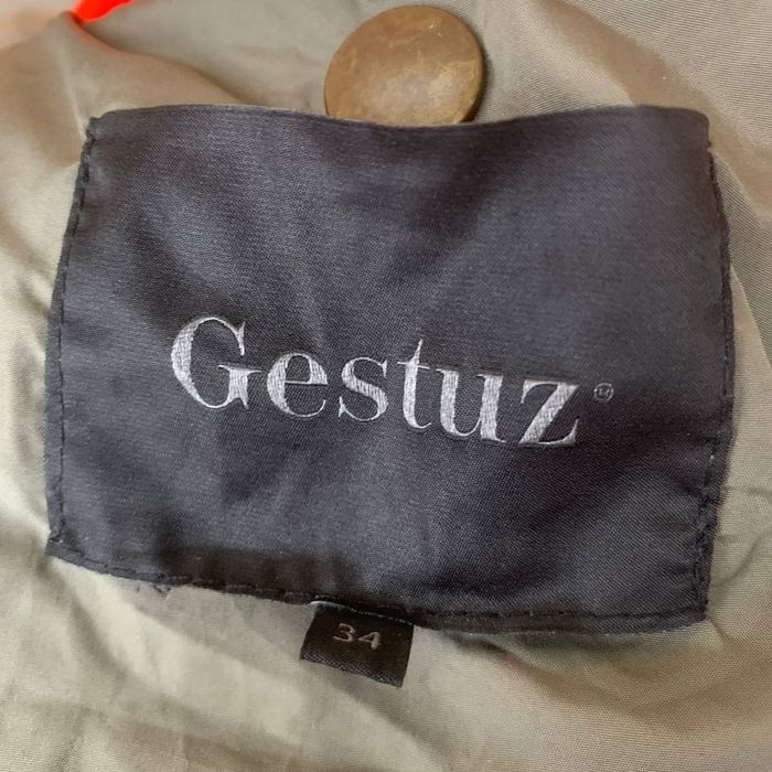 Gestuz пуховая подстежка под пальто, 42р