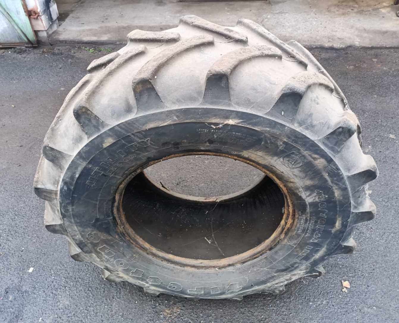 Opona przemysłowa ładowarki teleskopowej 460/70R24 Firestone 24
