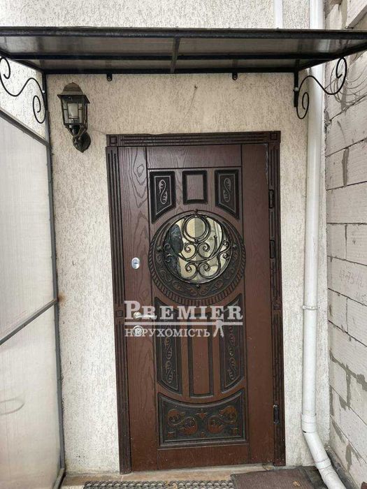 В продаже дом на берегу моря.