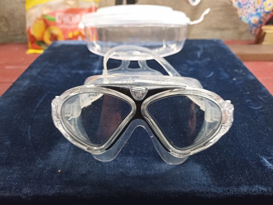 Продам очки для плавания!