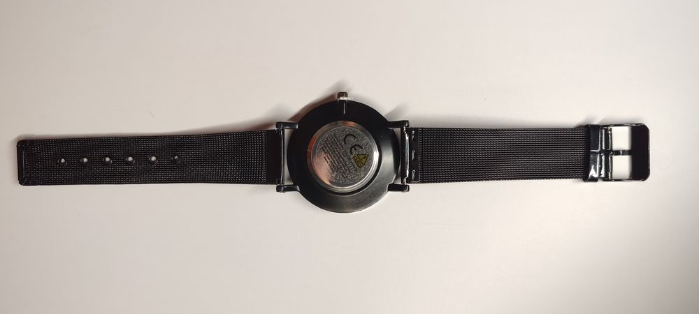 Елегантний мінімалістичний чоловічий годинник з великим циферблатом,