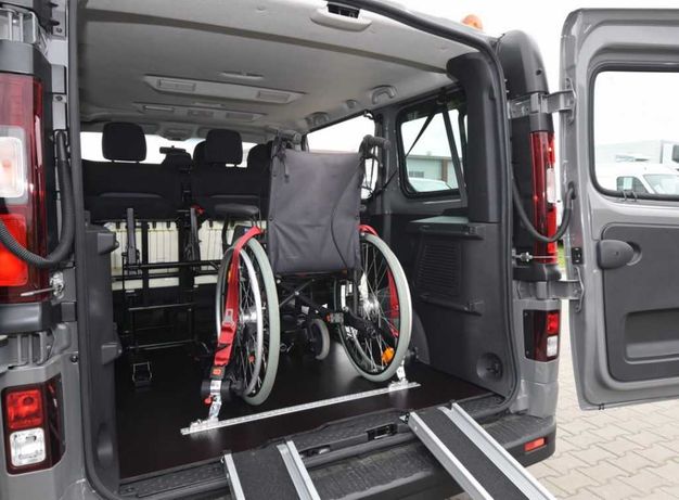 Przewóz osób starszych  i niepełnosprawnych na wózkach inwalidzkich
