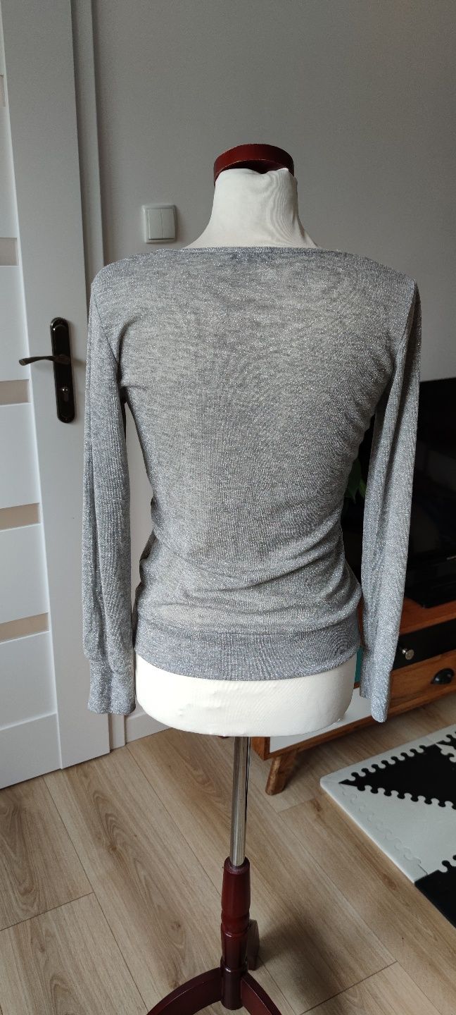 Bluzka sweterek sweter cienki jasny szary ze srebrną nitką S/36/8 ceki