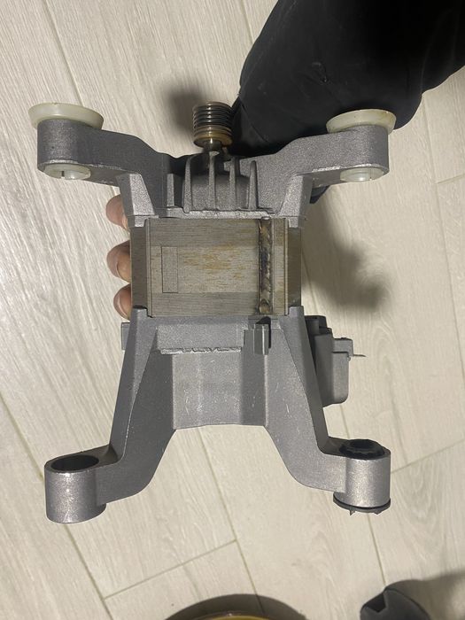 Двигун до пряльної машини Bosch