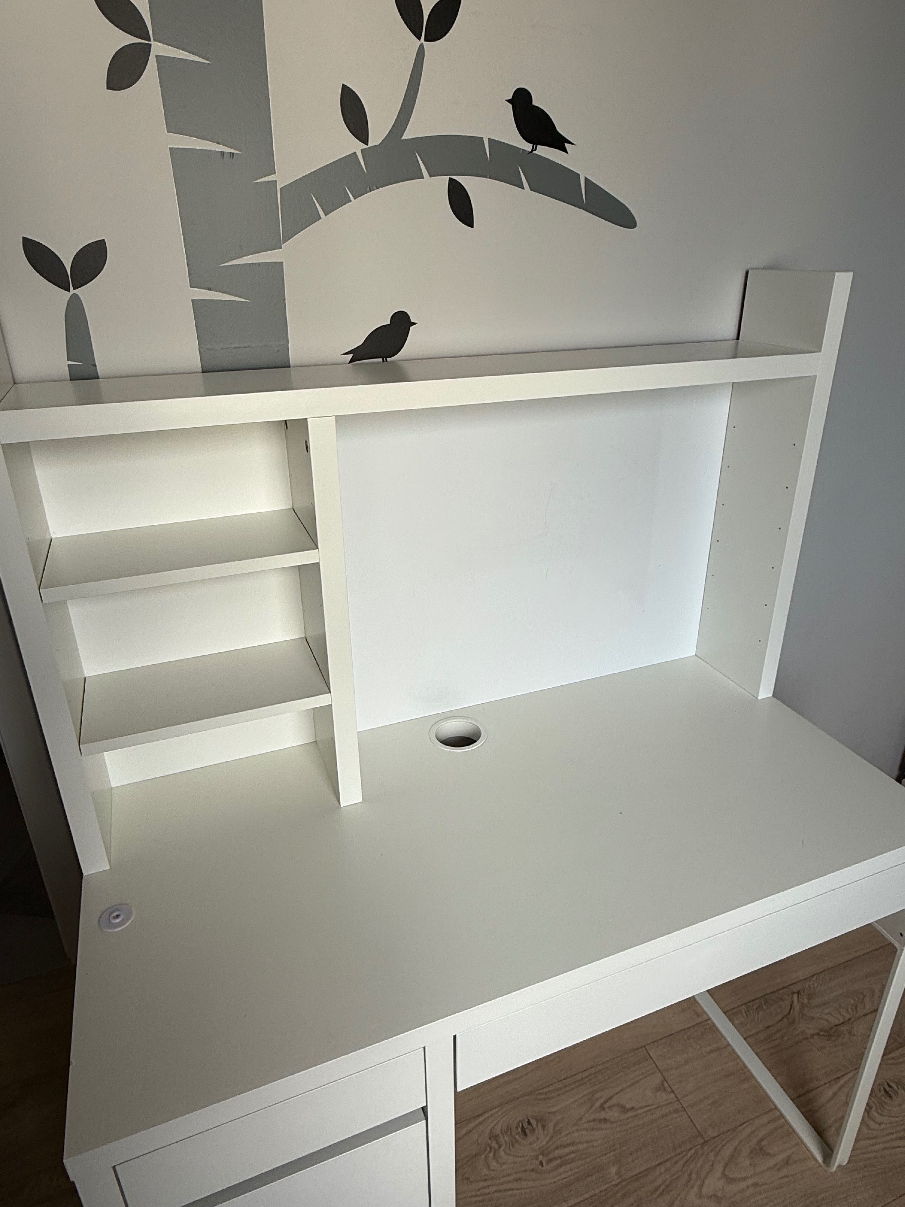 Biurko Ikea Micke z nadstawka