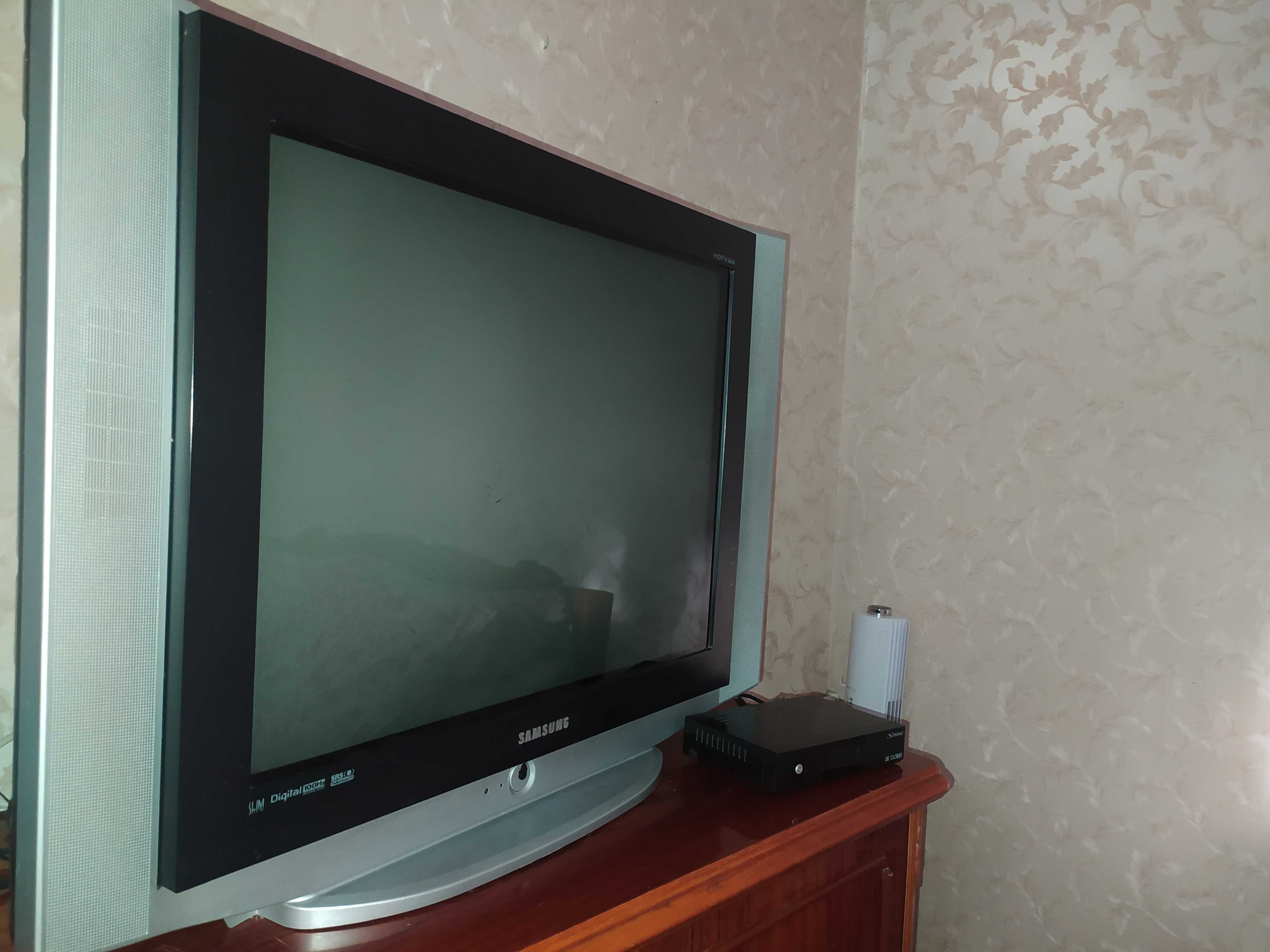 Телевізор Samsung SlimFitTV + приставка Strong DVB-T2 - Відмінний стан