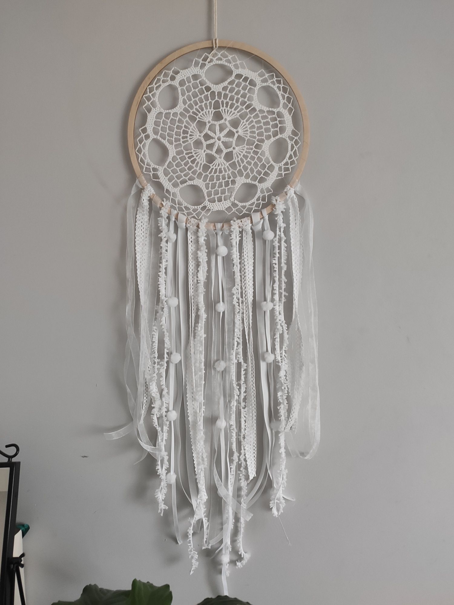 Łapacz snów dreamcatcher hand made biały szydełko wstążki  rękodzieło