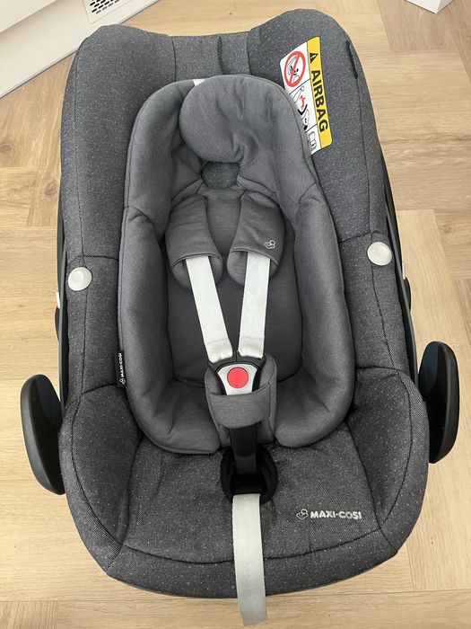 Fotelik Maxi Cosi Pebble Plus + baza + folia przeciwdeszczowa