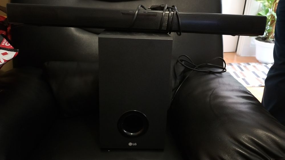 LG Sound Bar SJ2 + Subwoofer