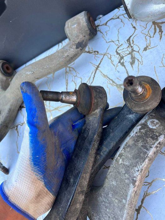 Ходова частина на Mercedes W163 ML270 (ричаг, ступиця, шарова)