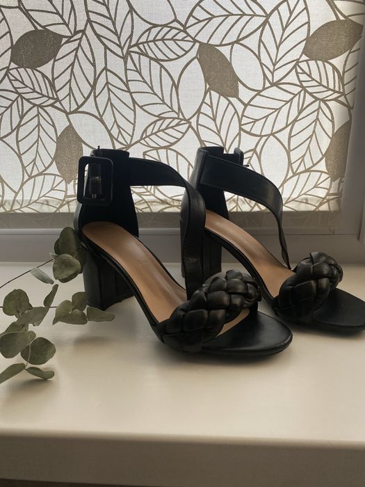 Літні босоніжки жіночі