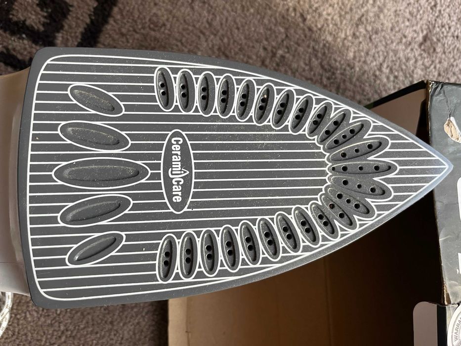 Zelazko Ariette z funkcją pary - nieużywane