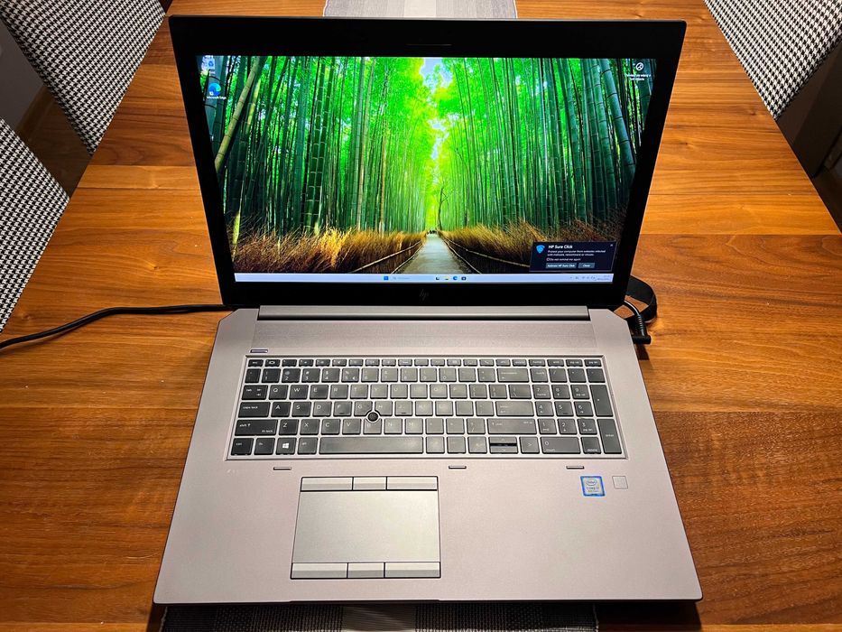 Laptop HP ZBook 17 G5 i7-8750H 32/750 GB P1000 WIN 11 PRO