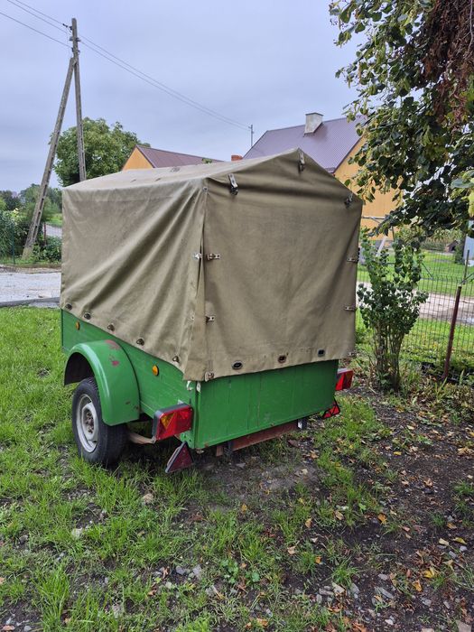 Przyczepka lekka z plandeką 750 kg – solidna, zadbana