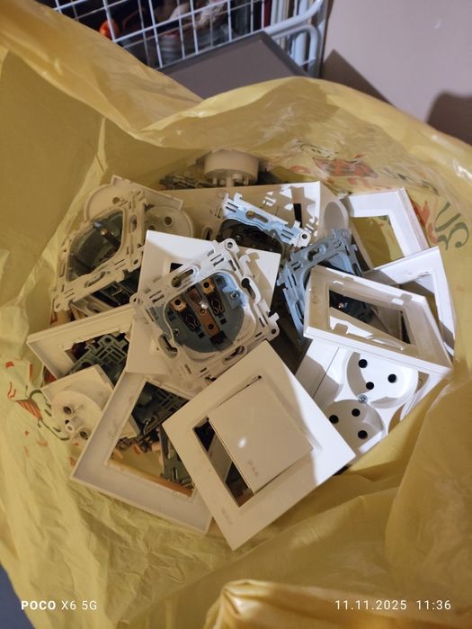 Zestaw gniazdek/łączników