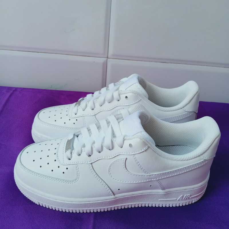 Nike Air Force 1 Low '07 White EU 42