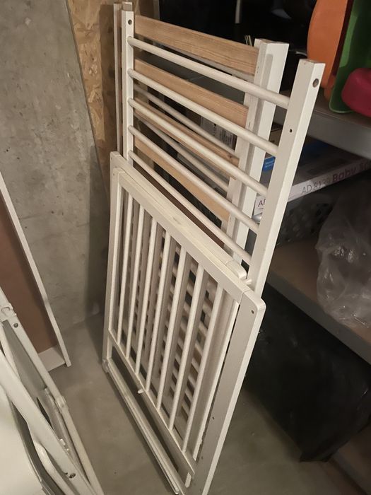 Łóżeczko dzieciece drewniane biale z szuflada oraz materacem