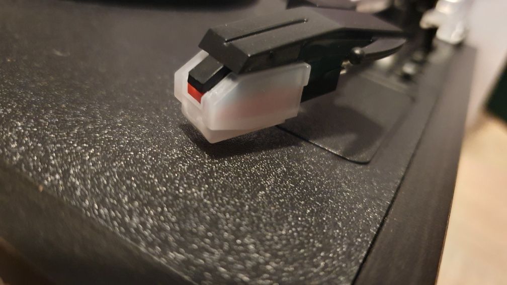 Gramofon, adapter, głośnik, retro