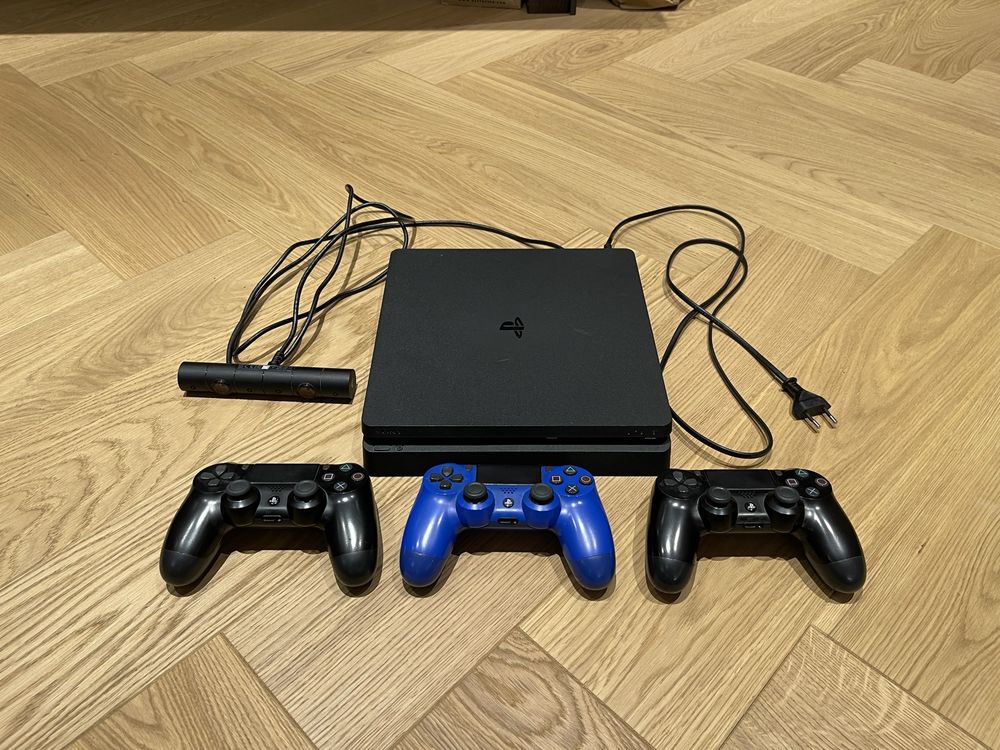 Ps4 slim 1 tb + 3 pady + kamerka