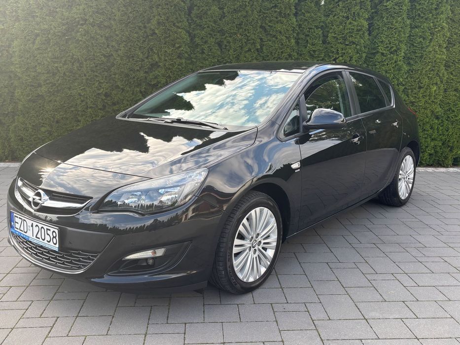 Opel Astra Pierwszy wlasciciel, serwisowany ,bezwypadkowy,cały w orginale