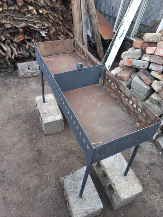 Мангал на ніжках