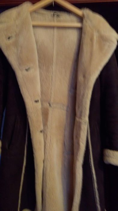 Дублёнка натуральная в отличном состоянии недорого.