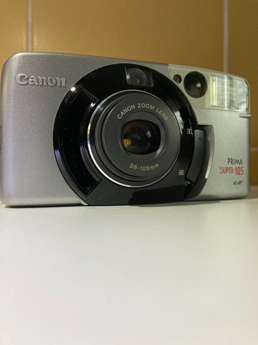 Máquina fotográfica analógica Canon Prima Super 105 c/nova