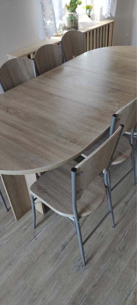 Stół i 8 krzeseł, stan idealny
