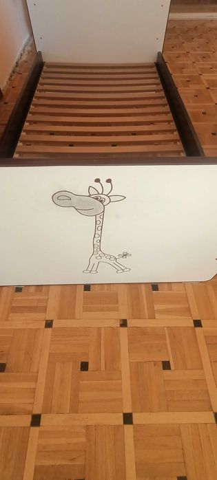Tapczanik dziecięcy z materacem