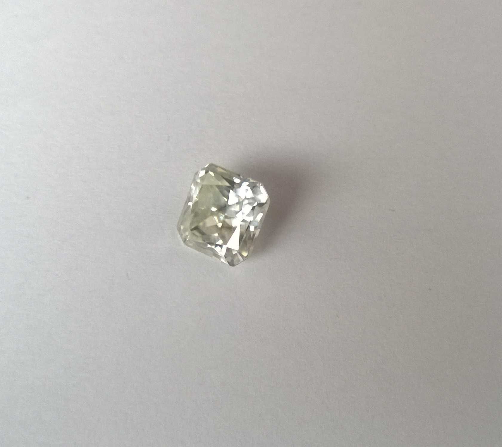4 Ct   Biały Moissanit   10  mm   VVS1    octagon