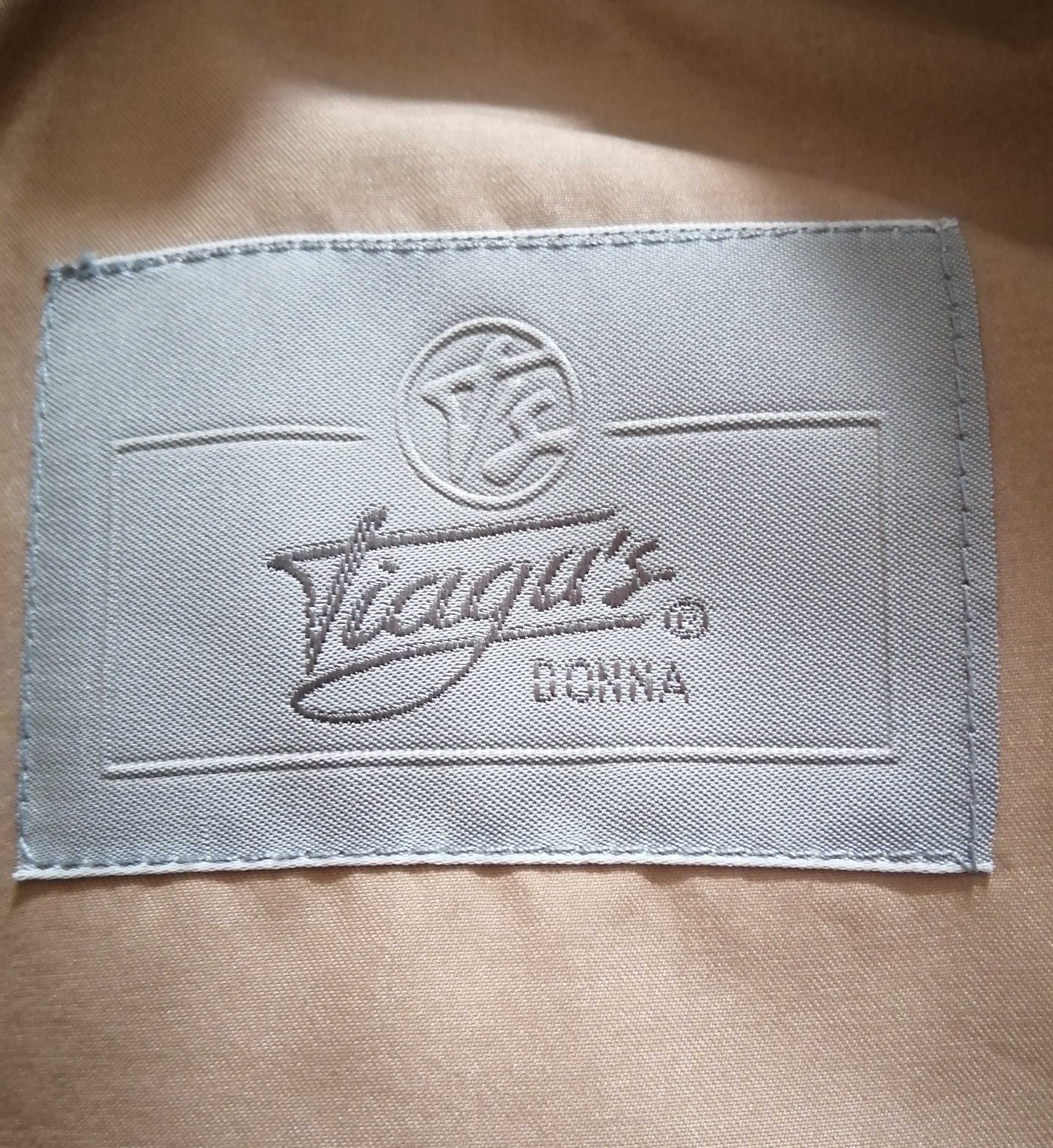 Gabardina marca Tiagu's