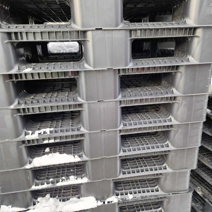 Palety Plastikowe duże i małe