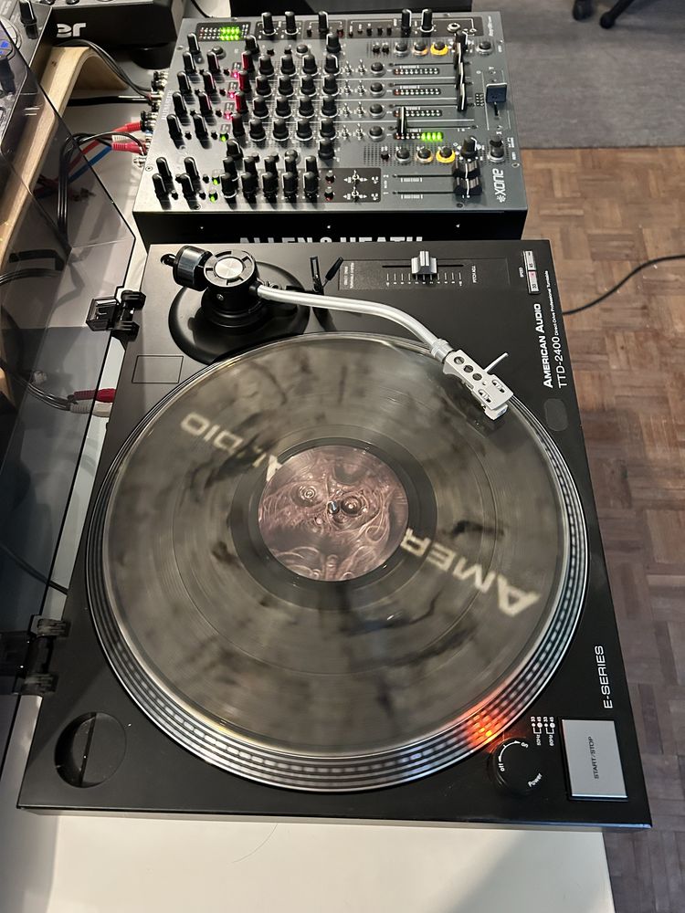 Gira discos American Audio TTD-2400
