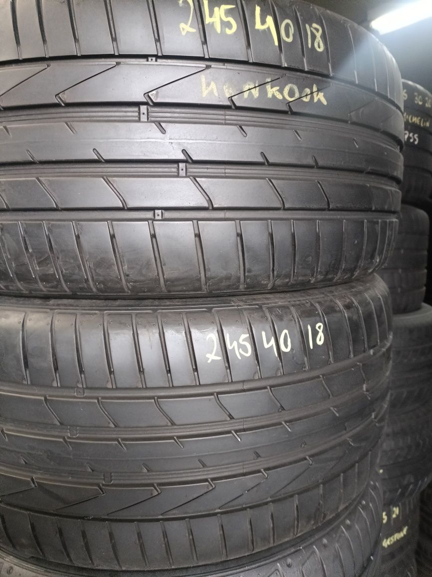 Pneus  245/40/18