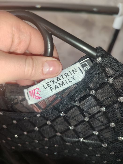 Вечірня жіноча сукня