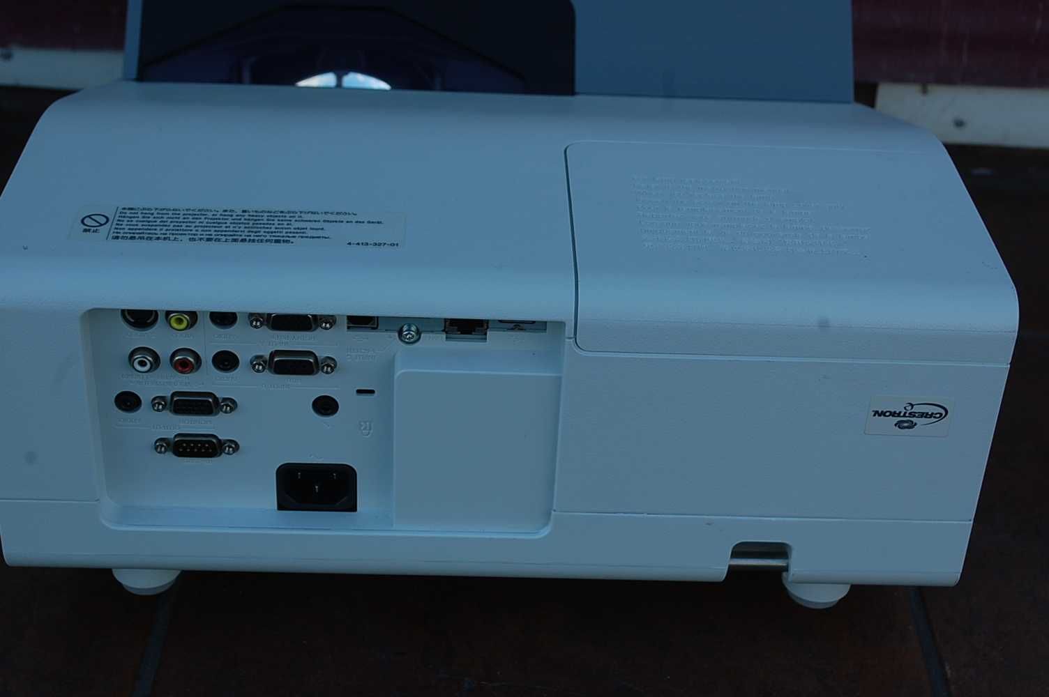 Projektor Sony VPL-SW631 ultrakrótkoogniskowy + Pilot