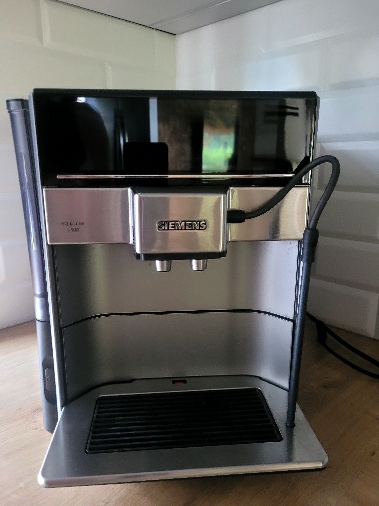 Ekspres do kawy Siemens EQ6 s500 z uszkodzonym modułem(podobno).