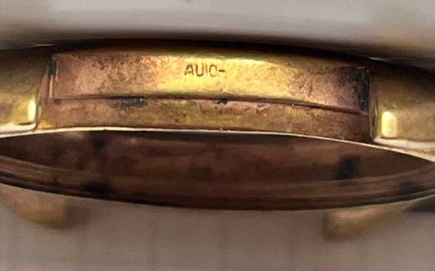 Продам часы на запчасти  !