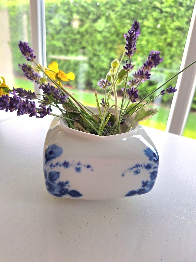 Świecznik lub wazonik szeroki  Echt Kobalt biała porcelana zdobiona ko