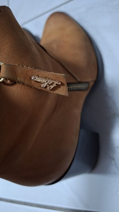 Brązowe botki na obsacie r.37, dł.wkładki 24cm